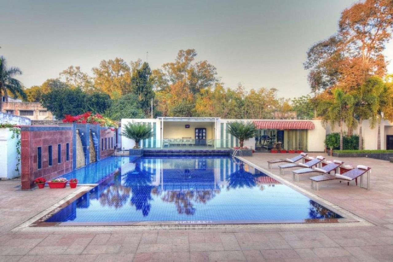 Chanakya Bnr Hotel Ranchi Exterior photo