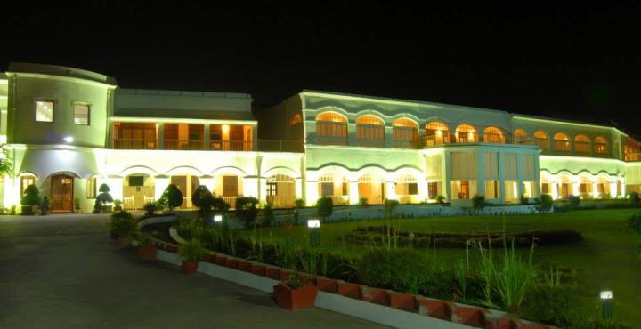 Chanakya Bnr Hotel Ranchi Exterior photo