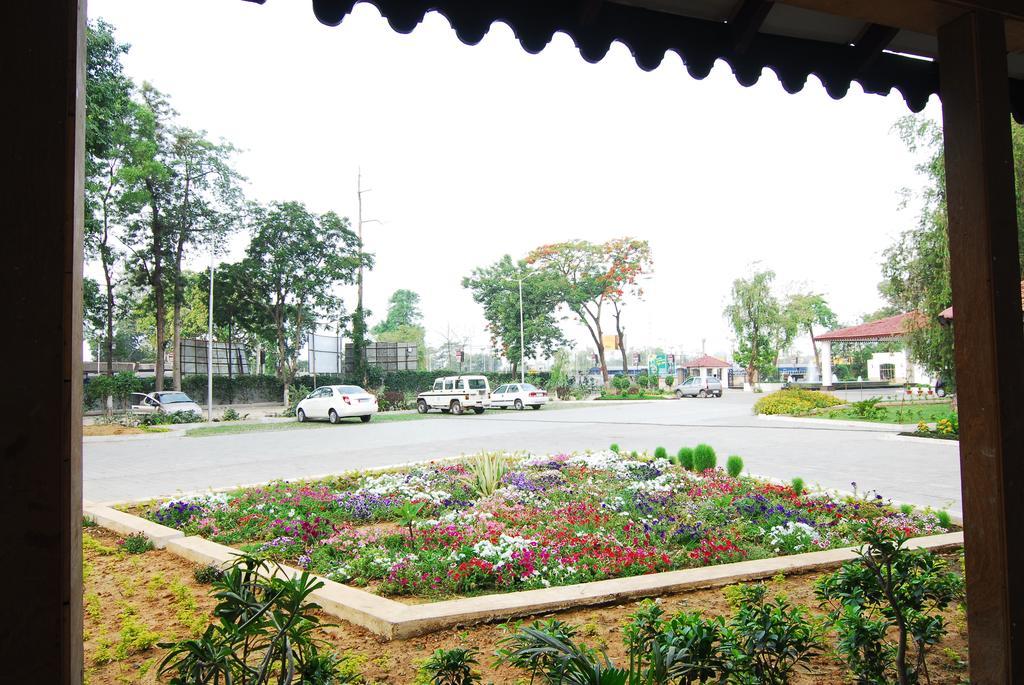 Chanakya Bnr Hotel Ranchi Exterior photo