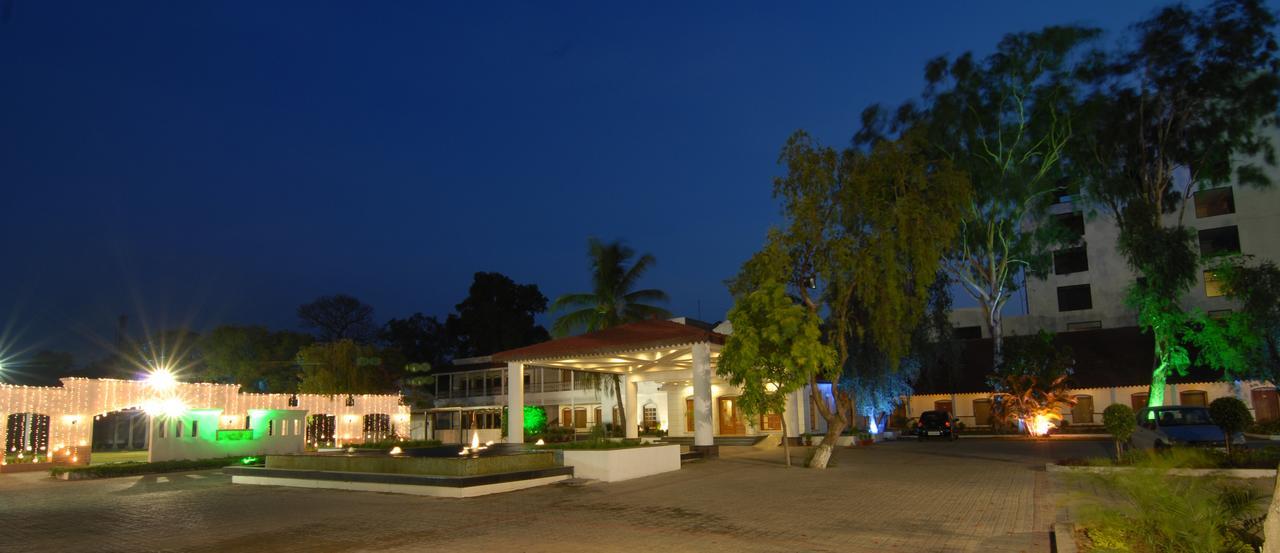 Chanakya Bnr Hotel Ranchi Exterior photo
